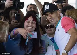 乌拉圭前锋苏亚雷斯加盟阿根廷豪门了吗