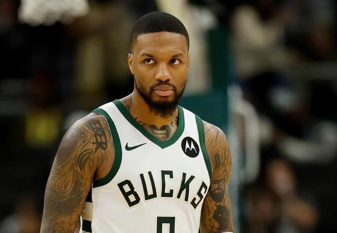 中心官方网站-开拓者会退役利拉德球衣吗